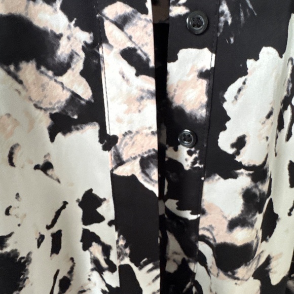 APT 9 floral flowy half button up blouse - Picture 4 of 7